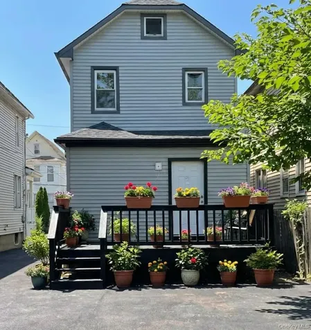 94 Lockman Avenue Staten Island NY 10303