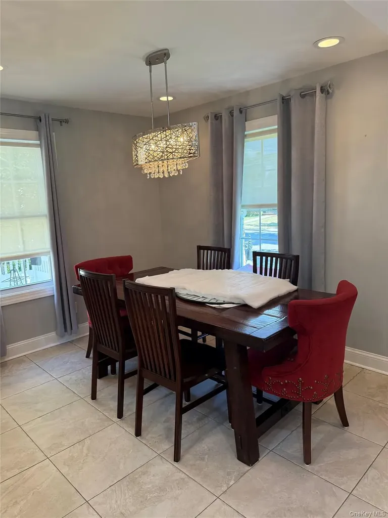 175 Wardwell Road Mineola NY 11501