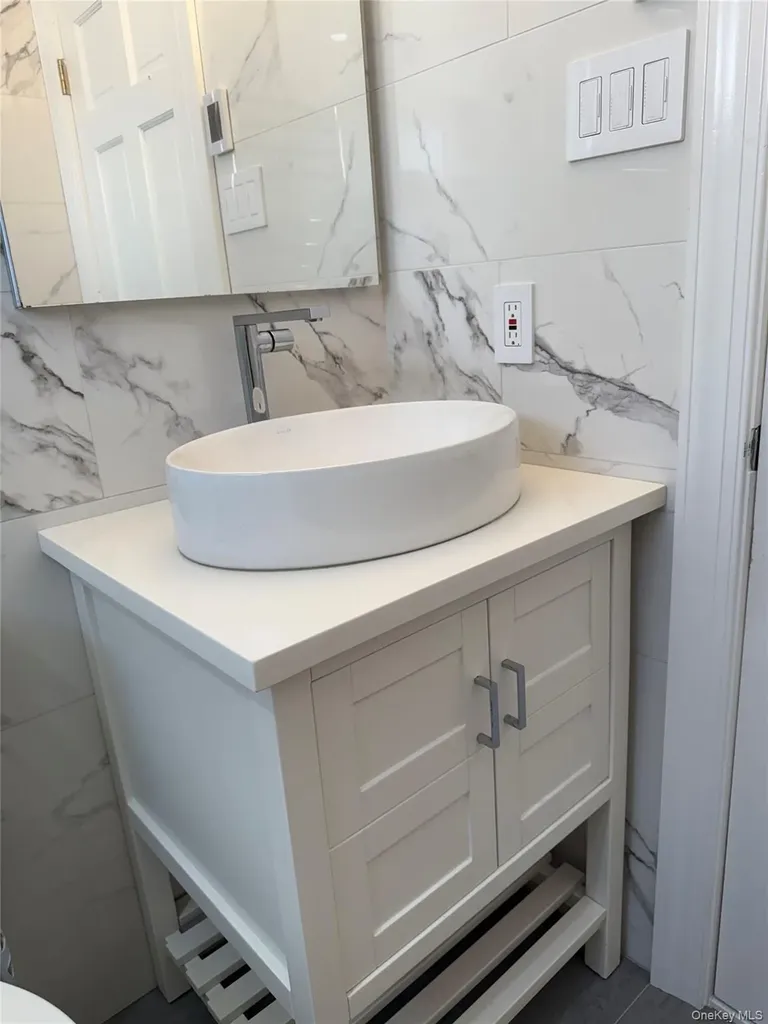 175 Wardwell Road Mineola NY 11501