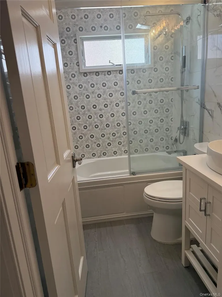 175 Wardwell Road Mineola NY 11501