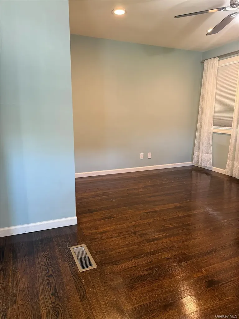 175 Wardwell Road Mineola NY 11501