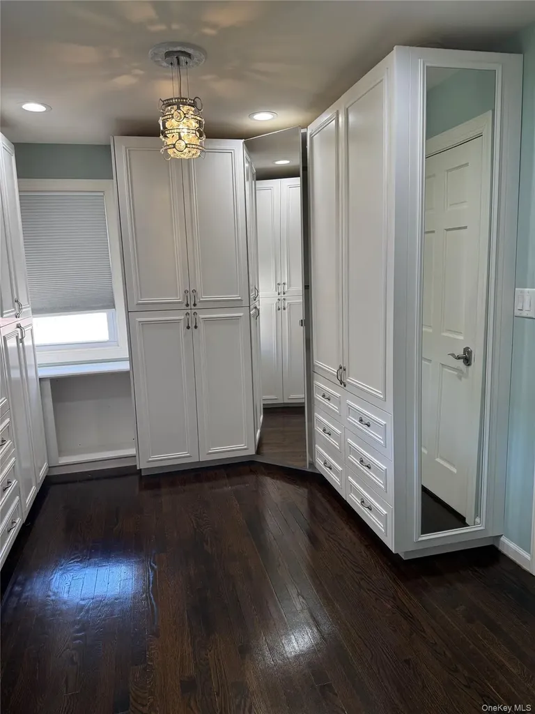 175 Wardwell Road Mineola NY 11501