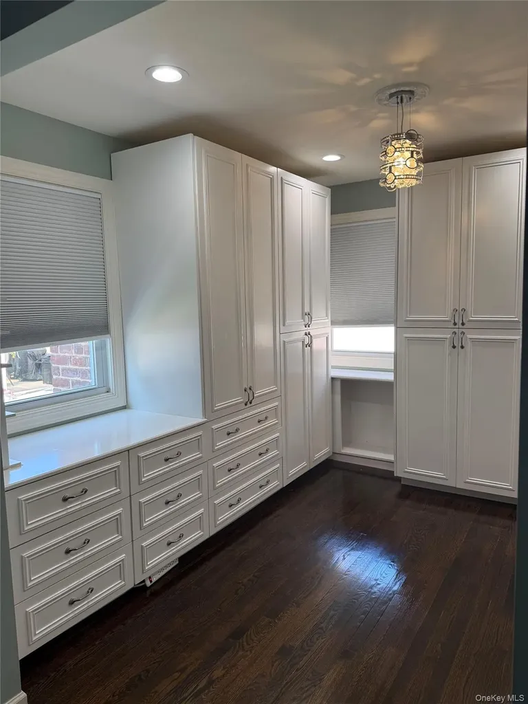 175 Wardwell Road Mineola NY 11501