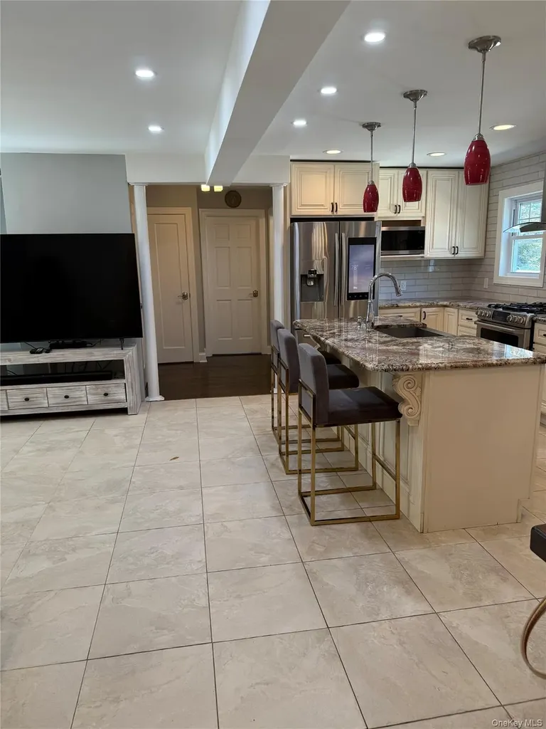 175 Wardwell Road Mineola NY 11501