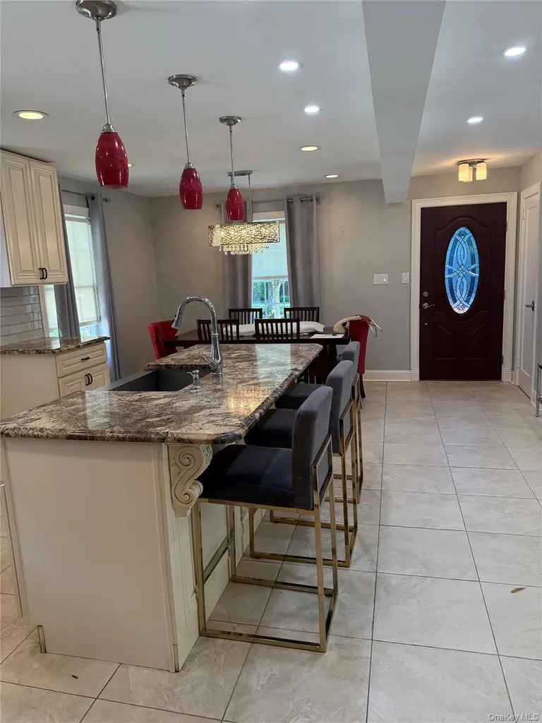 175 Wardwell Road Mineola NY 11501