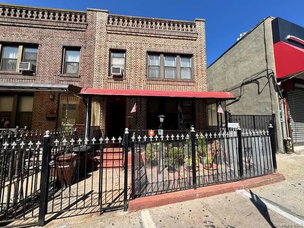 633 Lydig Avenue Bronx NY 10462