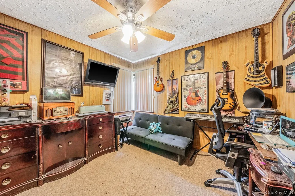 30 Oakdale Avenue Central Islip NY 11722