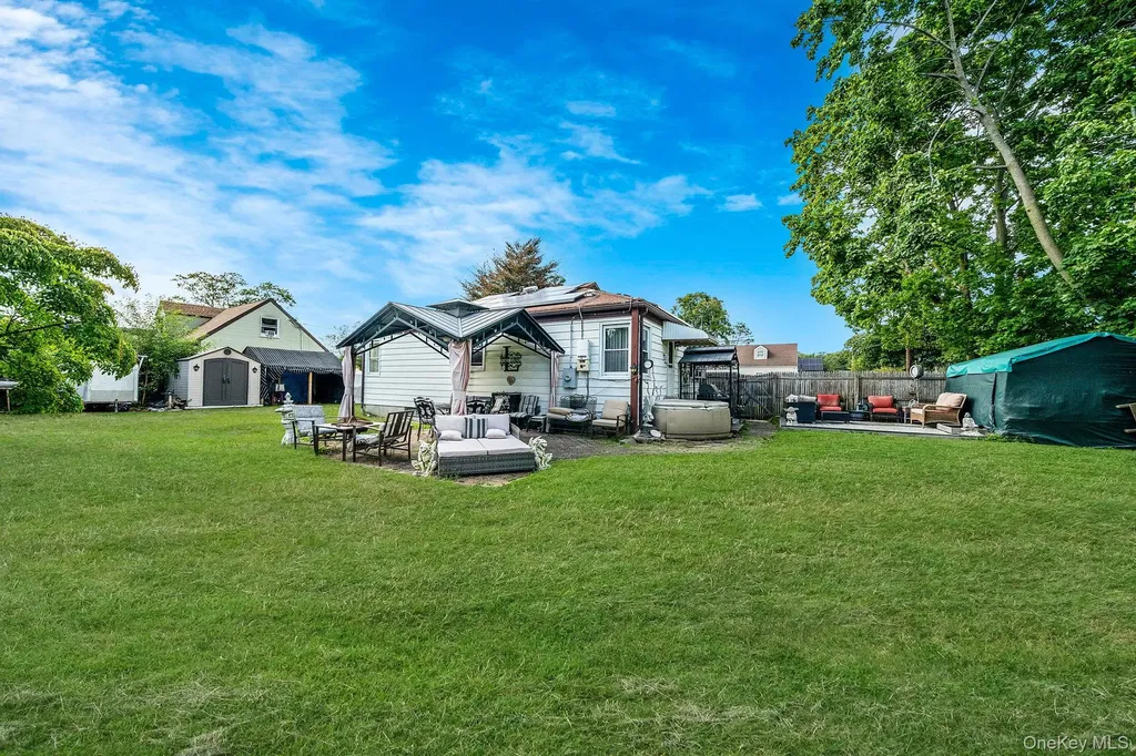 30 Oakdale Avenue Central Islip NY 11722
