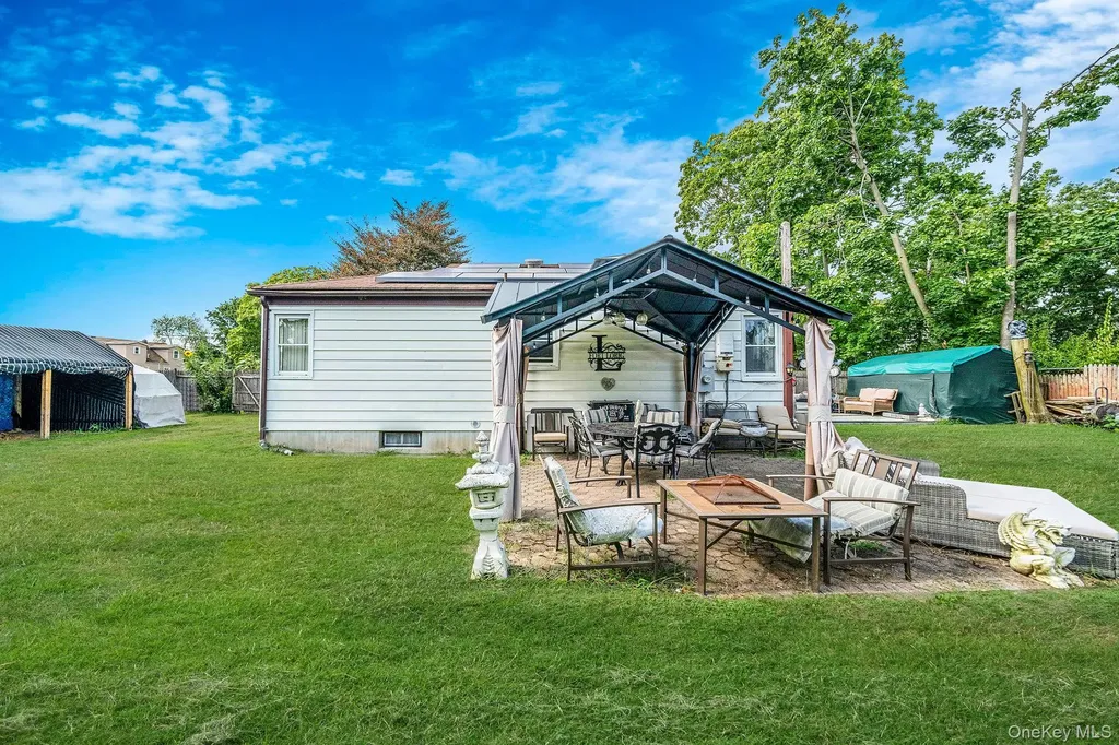 30 Oakdale Avenue Central Islip NY 11722