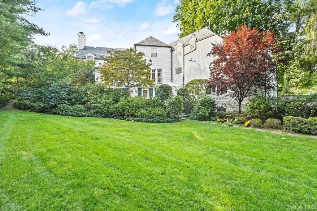 25 Moore Road Bronxville NY 10708