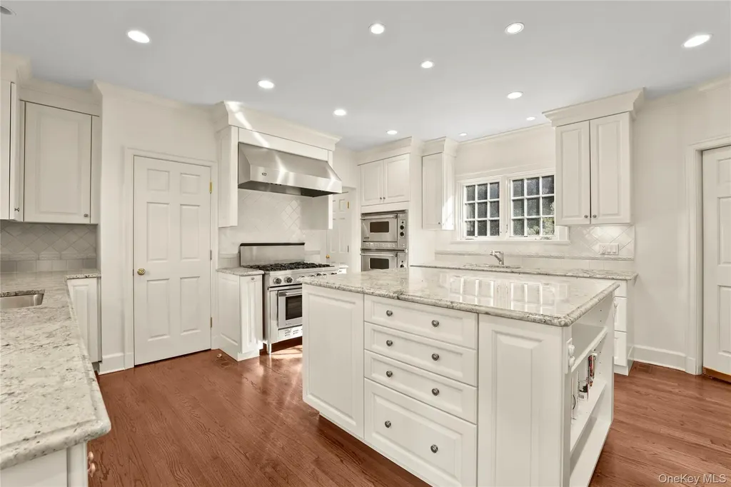 25 Moore Road Bronxville NY 10708