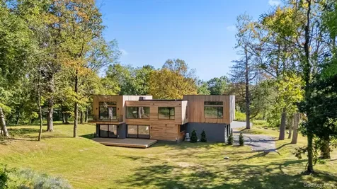28 Mclain Street Bedford Corners NY 10549