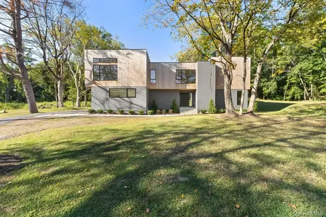 28 Mclain Street Bedford Corners NY 10549