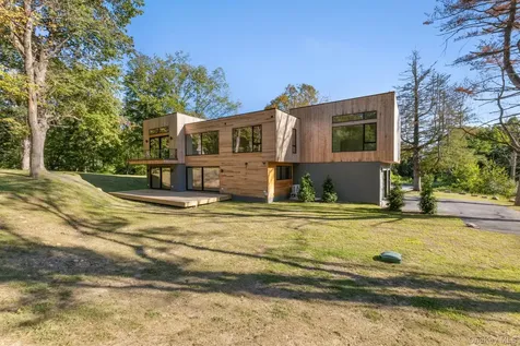 28 Mclain Street Bedford Corners NY 10549