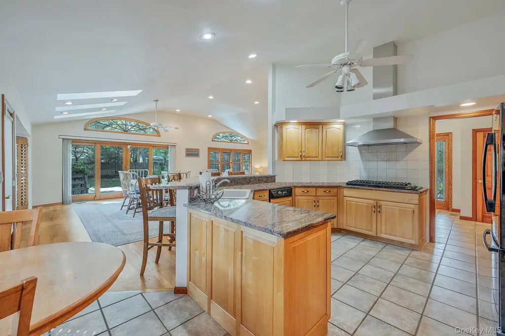 6 Bay Drive Hampton Bays NY 11946