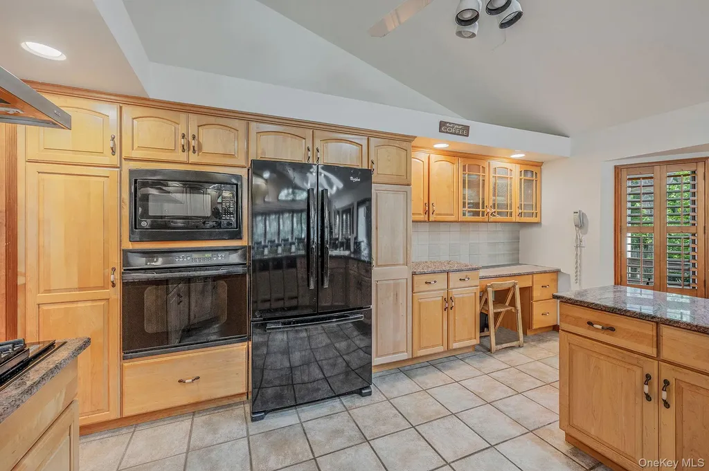 6 Bay Drive Hampton Bays NY 11946
