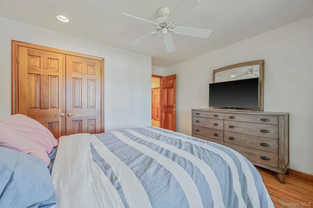 6 Bay Drive Hampton Bays NY 11946