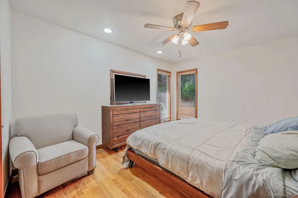 6 Bay Drive Hampton Bays NY 11946
