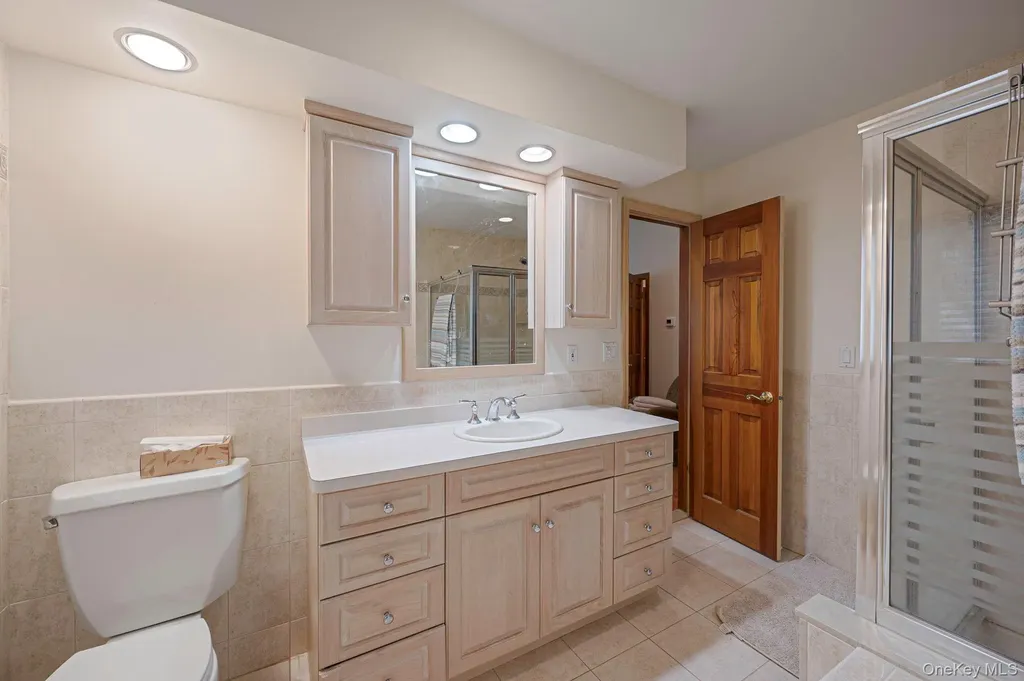 6 Bay Drive Hampton Bays NY 11946
