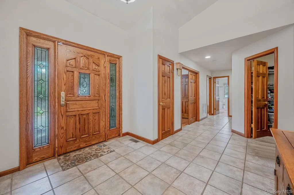 6 Bay Drive Hampton Bays NY 11946