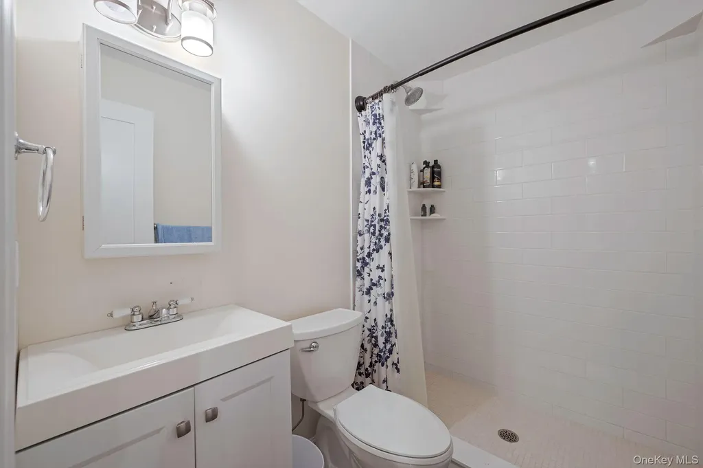 6 Bay Drive Hampton Bays NY 11946