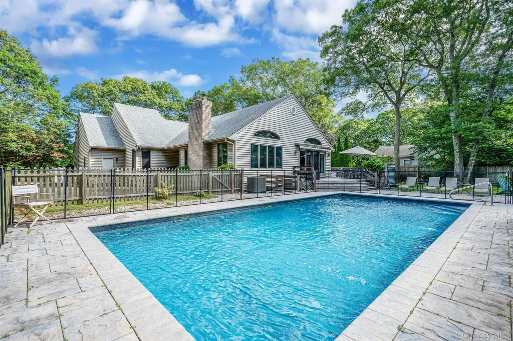6 Bay Drive Hampton Bays NY 11946