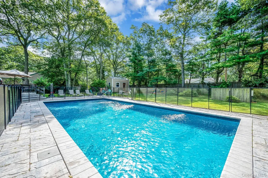 6 Bay Drive Hampton Bays NY 11946