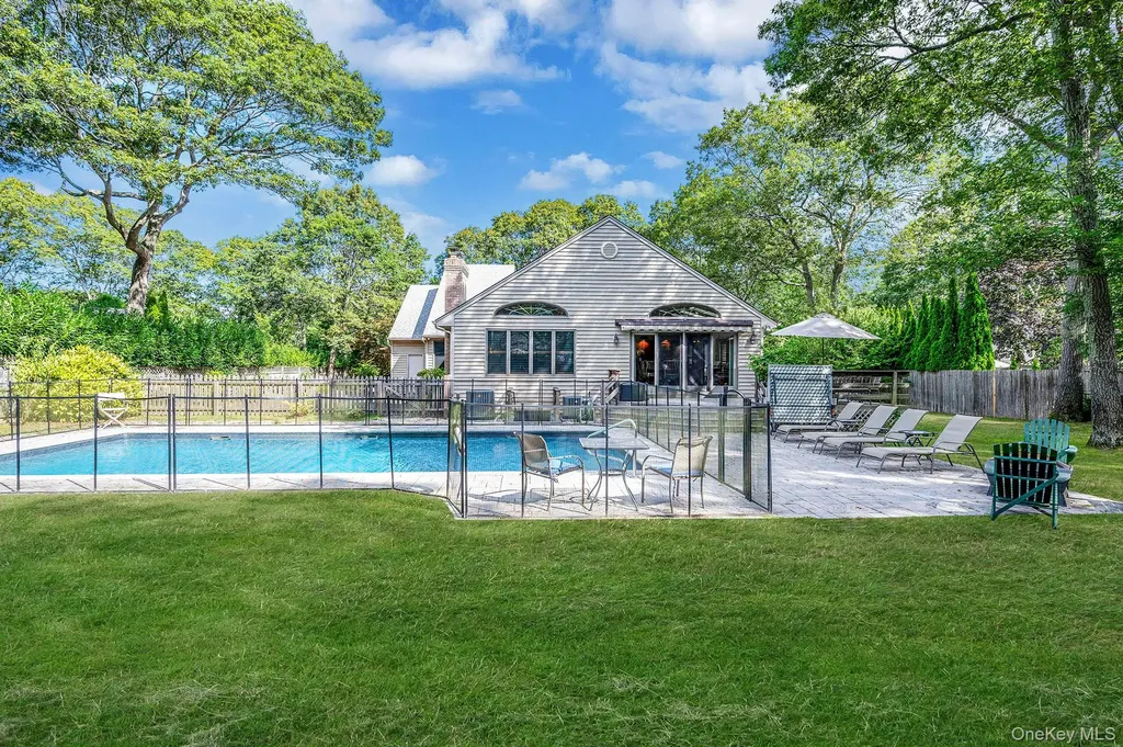 6 Bay Drive Hampton Bays NY 11946