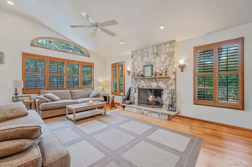6 Bay Drive Hampton Bays NY 11946