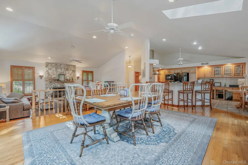 6 Bay Drive Hampton Bays NY 11946