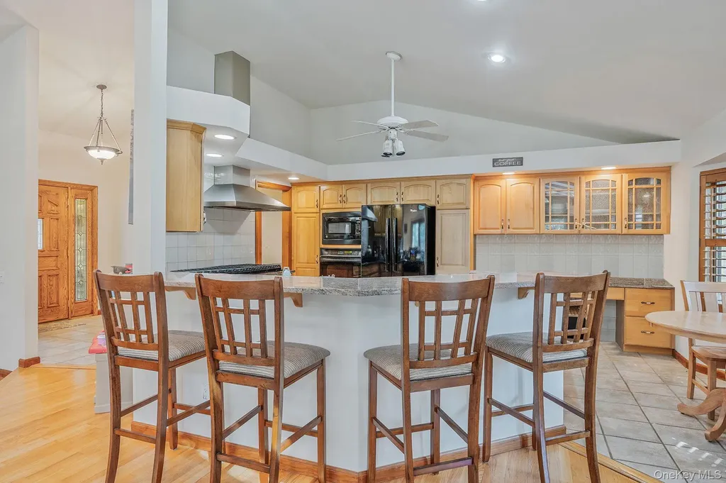 6 Bay Drive Hampton Bays NY 11946