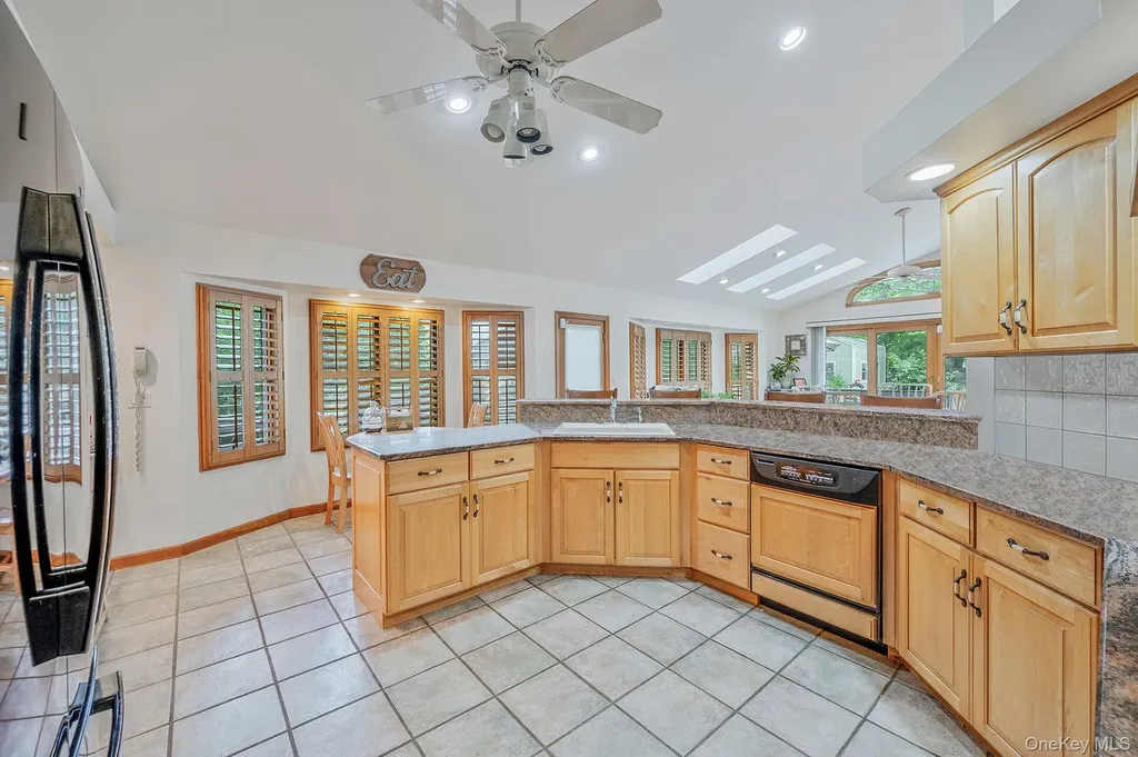 6 Bay Drive Hampton Bays NY 11946