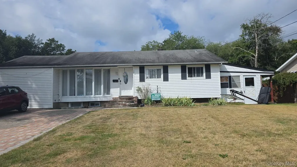 49 Winston Drive Brentwood NY 11717