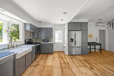 202 Buckwheat Bridge Germantown NY 12526