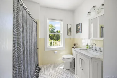 202 Buckwheat Bridge Germantown NY 12526