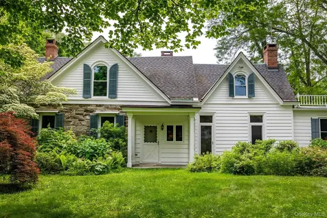 202 Buckwheat Bridge Germantown NY 12526