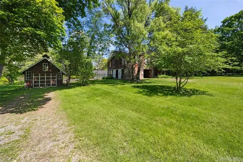 202 Buckwheat Bridge Germantown NY 12526