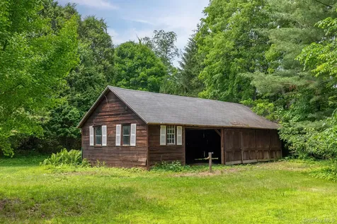 202 Buckwheat Bridge Germantown NY 12526