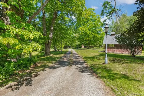 202 Buckwheat Bridge Germantown NY 12526