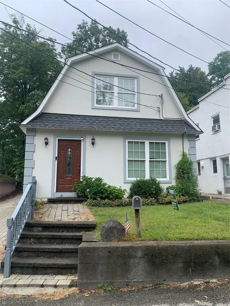 2 Cedar Lane Suffern NY 10901