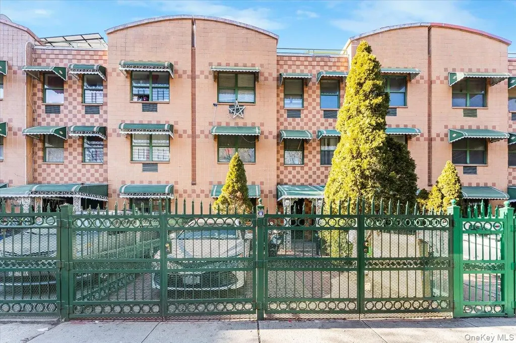 1475 Crotona Place Bronx NY 10456