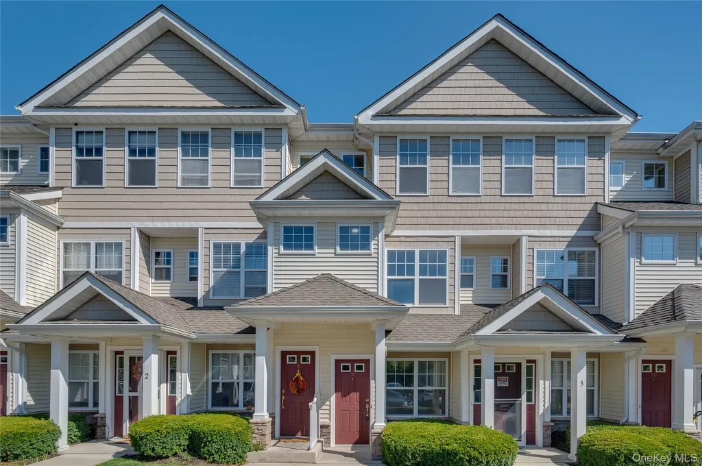 19 Putters Way Middletown NY 10940