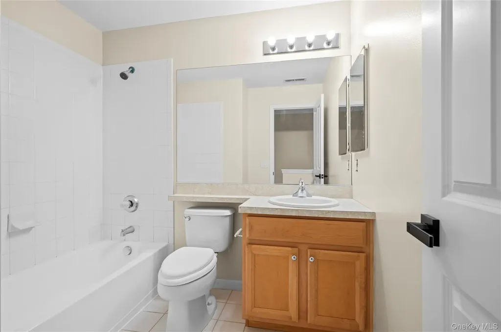 19 Putters Way Middletown NY 10940