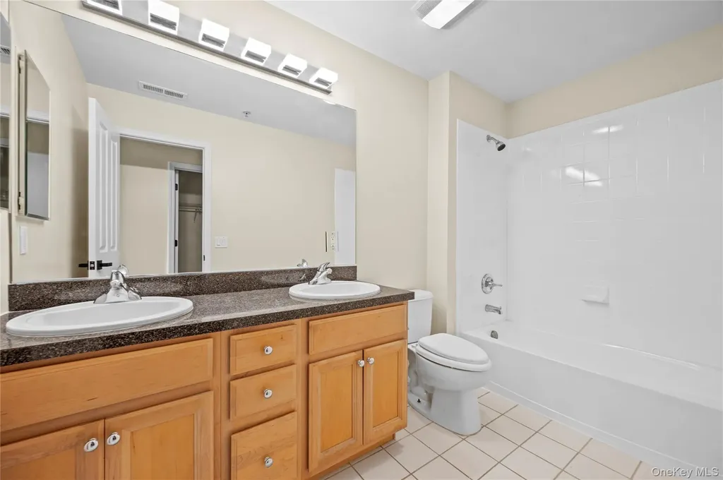 19 Putters Way Middletown NY 10940