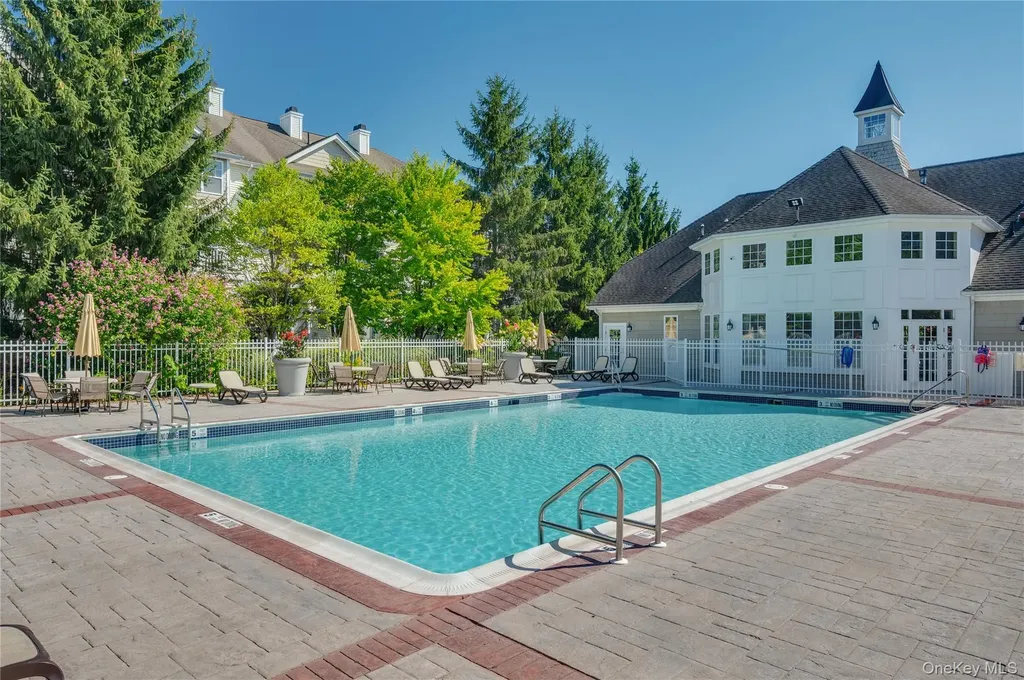 19 Putters Way Middletown NY 10940