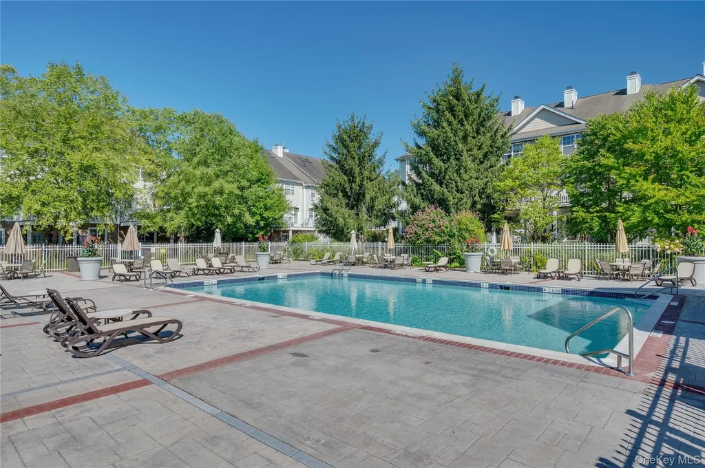 19 Putters Way Middletown NY 10940