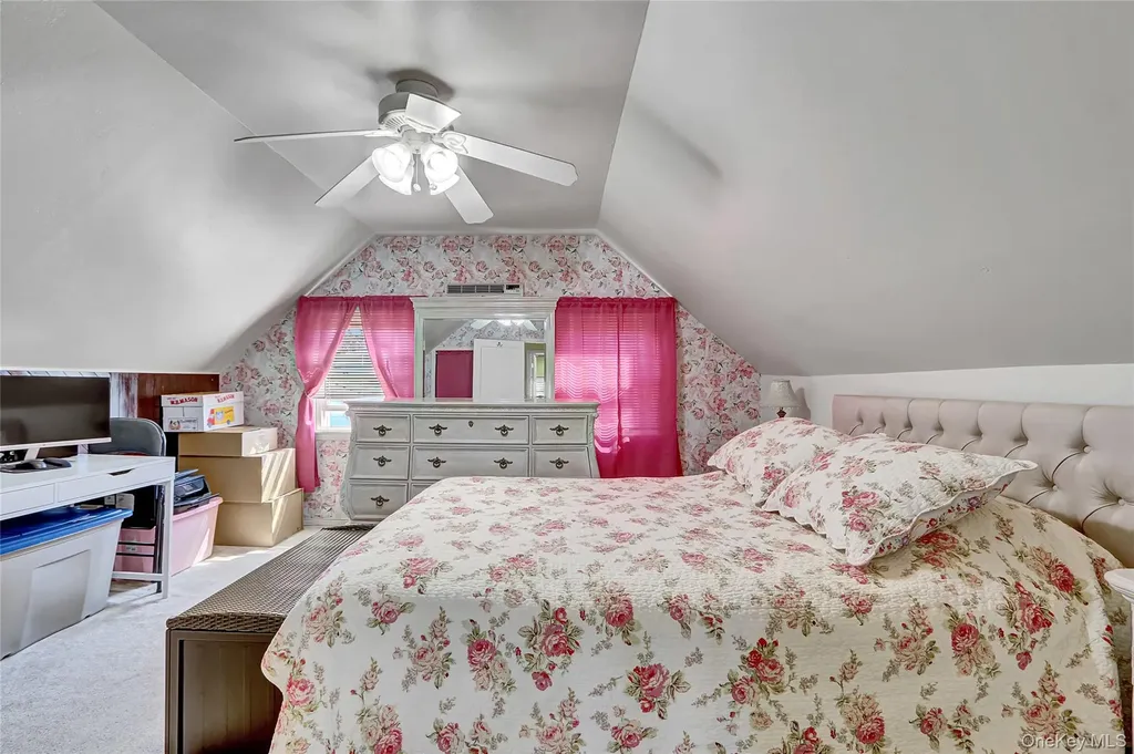 10 Barnyard Lane Levittown NY 11756
