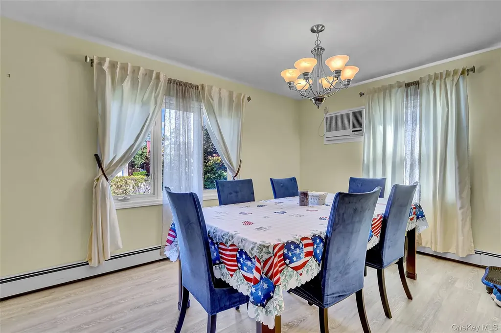 10 Barnyard Lane Levittown NY 11756