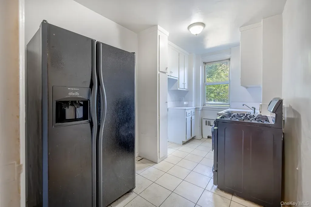 80 Knolls Crescent Bronx NY 10463