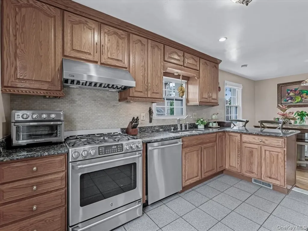 33 Berkshire Road Yonkers NY 10710